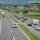 16.08.2014., Krapina - Na autocesti Zagreb - Macelj stvaraju se dugacke kolone vozila pred Krapinom u smjeru Slovenije. rPhoto: Matija Topolovec/PIXSELL